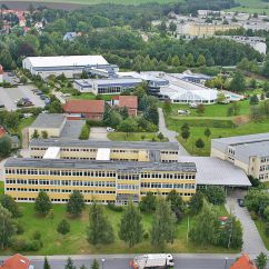 Luftbild Schiller-Oberschule, im Hintergrund das Mariba